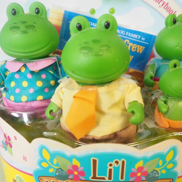 Li'l Woodzeez Famileez Croakalily Frog Family With Storybook 5 pc Set In Box - Picture 3 of 10